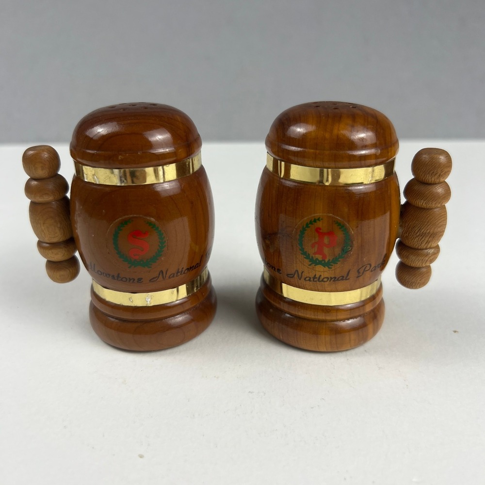 Vintage Yellowstone National Park Salt Pepper Shaker Set Wood Mug Souvenir Brown